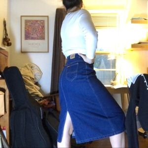 VTG DENIM MIDI SKIRT WITH BACK SLIT // 28